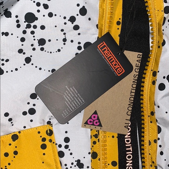 New Nike ACG Thermal Insulated Jacket - Picture 3 of 8